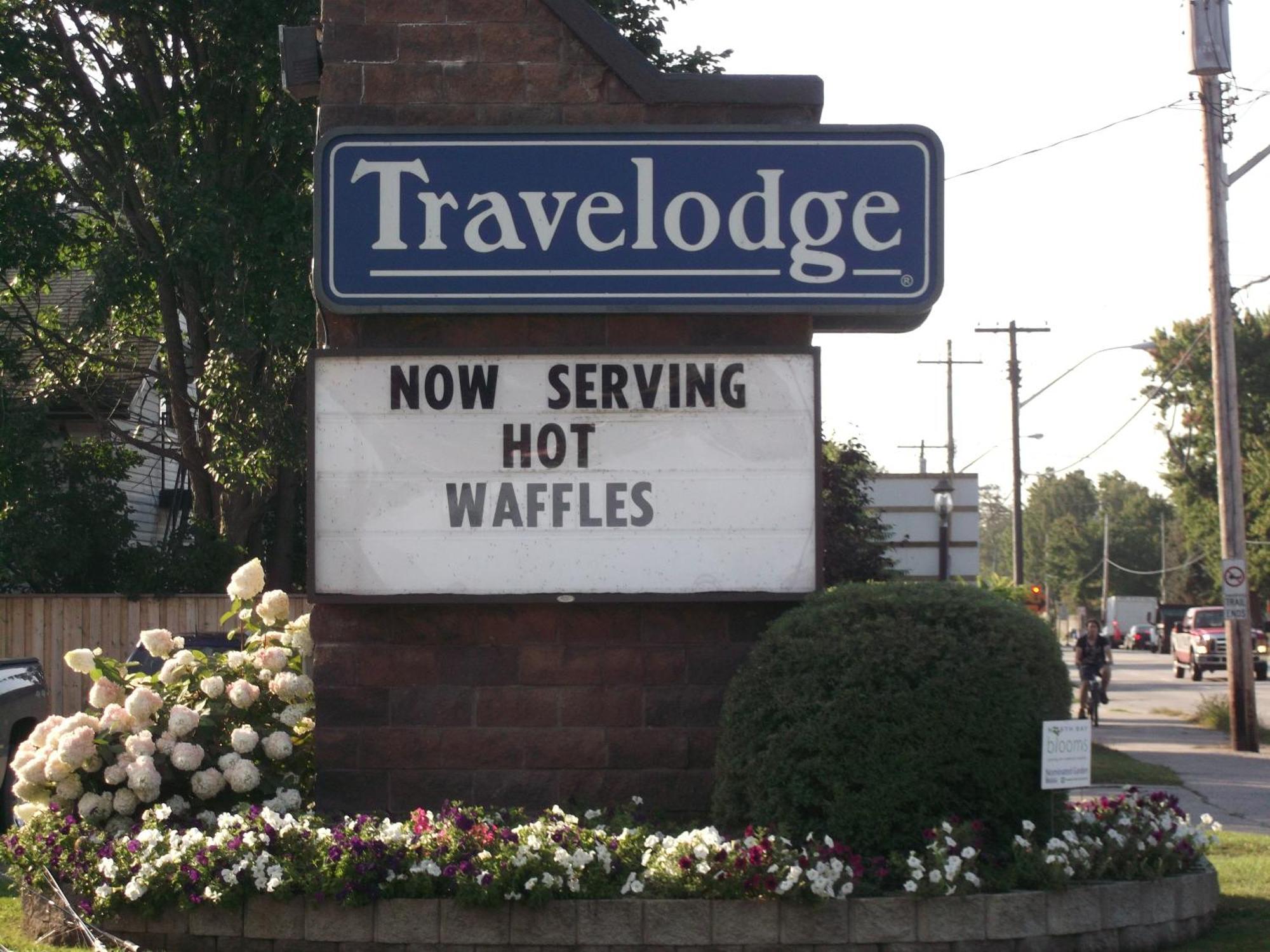 Travelodge By Wyndham North Bay Lakeshore Экстерьер фото