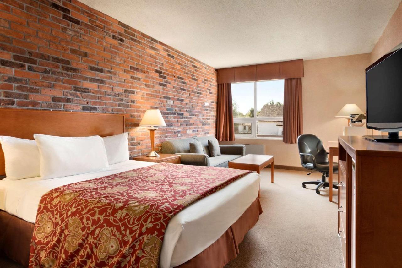 Travelodge By Wyndham North Bay Lakeshore Экстерьер фото