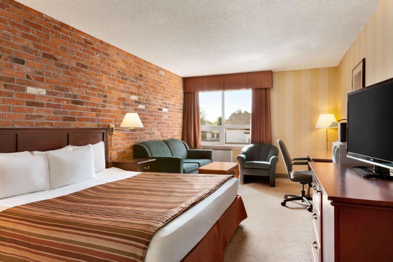 Travelodge By Wyndham North Bay Lakeshore Экстерьер фото